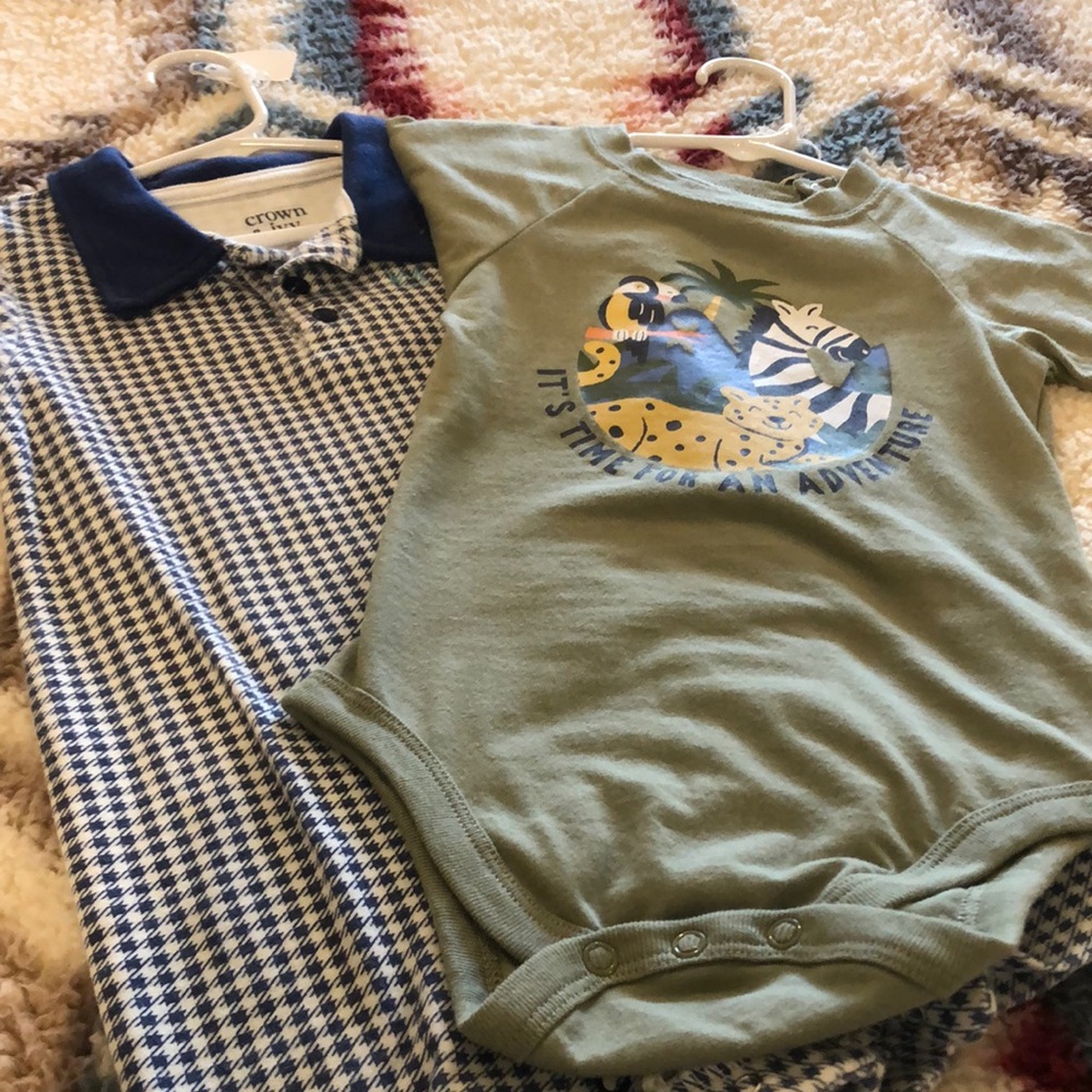 crown & ivy Green Adventure Graphic Onesie